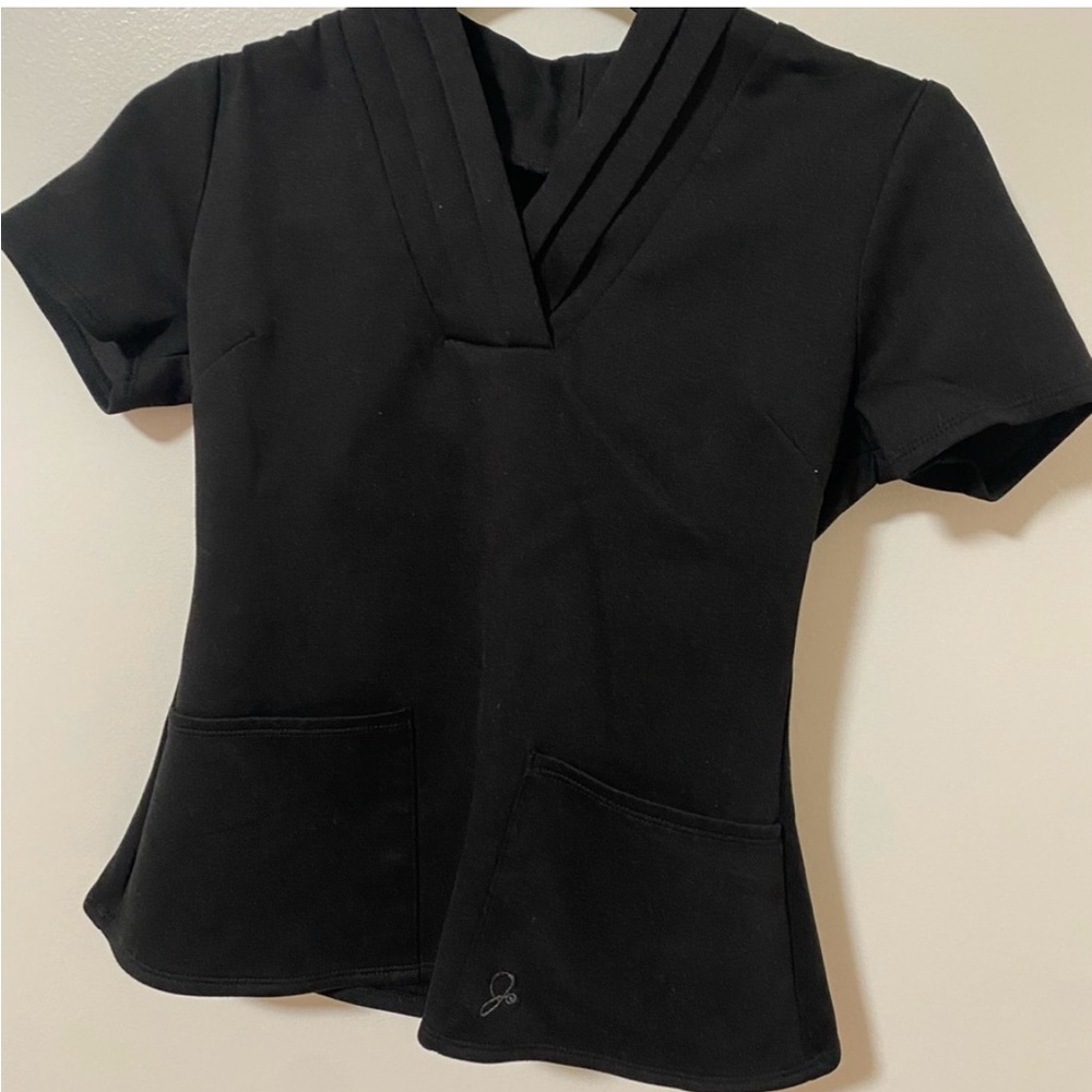 Jaaanuu scrub top